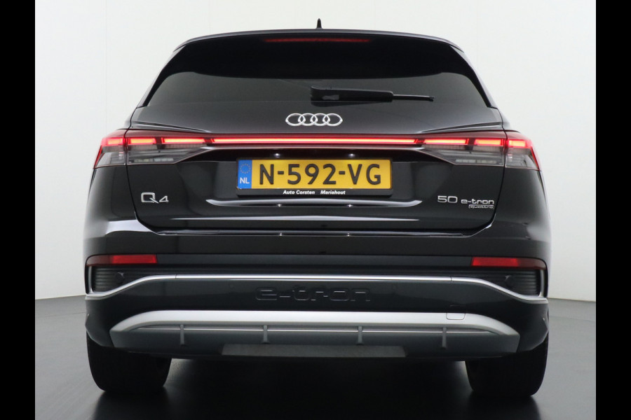 Audi Q4 e-tron 50 82kWh Quattro 300pk Competition S-Line Pano-dak Leer Matrix-Led 21" 77kWh Sonos®-Audio Warmtepomp Adaptive-Cruise HUD Head-Up Assistentie Pack Comfort-plus Pack Dynamic Pack Interieur Pack Keyless Pack Automatisch grootlicht Privacy-Glass Zeer compleet Grote Accu €75.000 nieuw