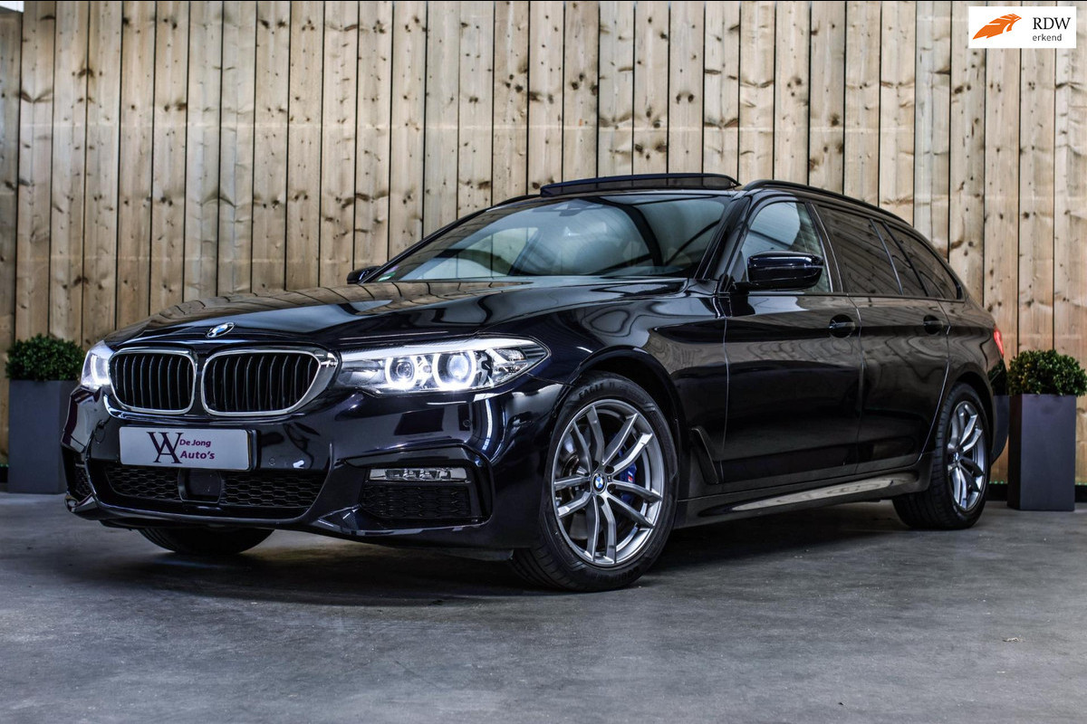BMW 5 Serie Touring 530i M-Sport *Pano*Camera*Head-Up*Trekhaak*