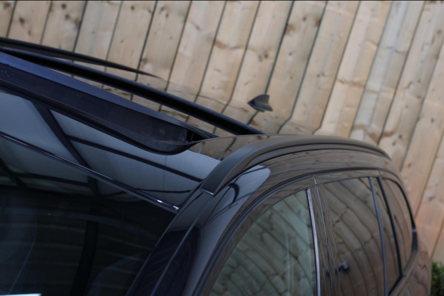 BMW 5 Serie Touring 530i M-Sport *Pano*Camera*Head-Up*Trekhaak*