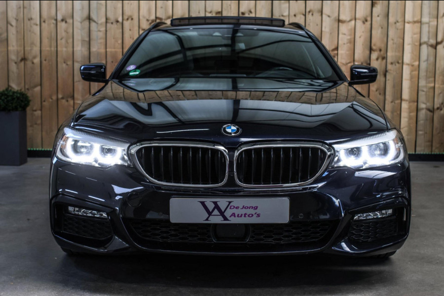 BMW 5 Serie Touring 530i M-Sport *Pano*Camera*Head-Up*Trekhaak*