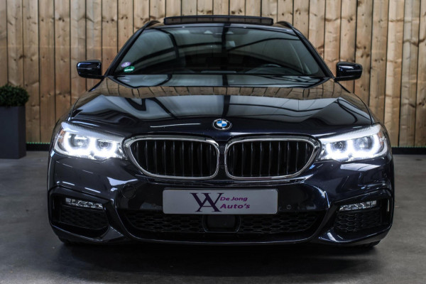 BMW 5 Serie Touring 530i M-Sport *Pano*Camera*Head-Up*Trekhaak*