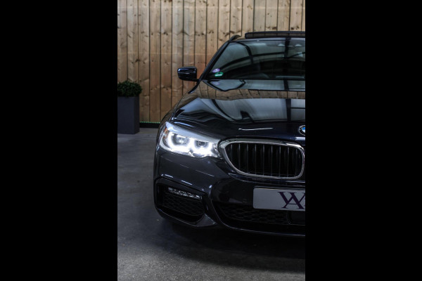 BMW 5 Serie Touring 530i M-Sport *Pano*Camera*Head-Up*Trekhaak*