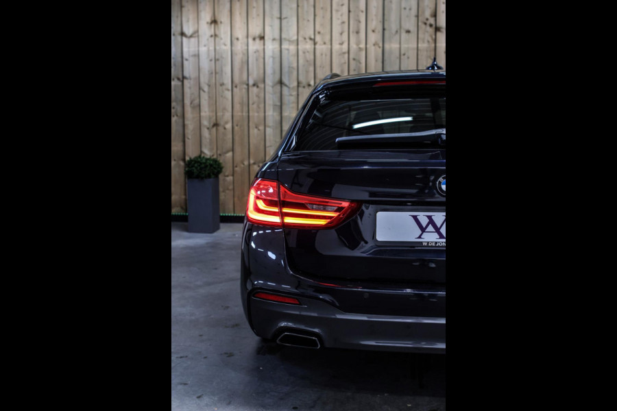 BMW 5 Serie Touring 530i M-Sport *Pano*Camera*Head-Up*Trekhaak*