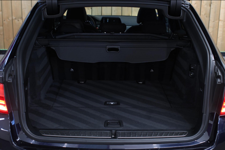 BMW 5 Serie Touring 530i M-Sport *Pano*Camera*Head-Up*Trekhaak*
