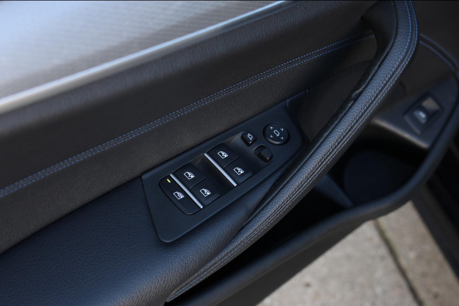 BMW 5 Serie Touring 530i M-Sport *Pano*Camera*Head-Up*Trekhaak*