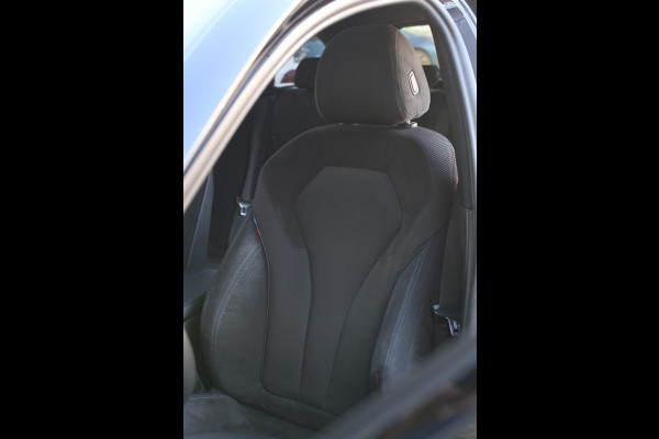 BMW 5 Serie Touring 530i M-Sport *Pano*Camera*Head-Up*Trekhaak*