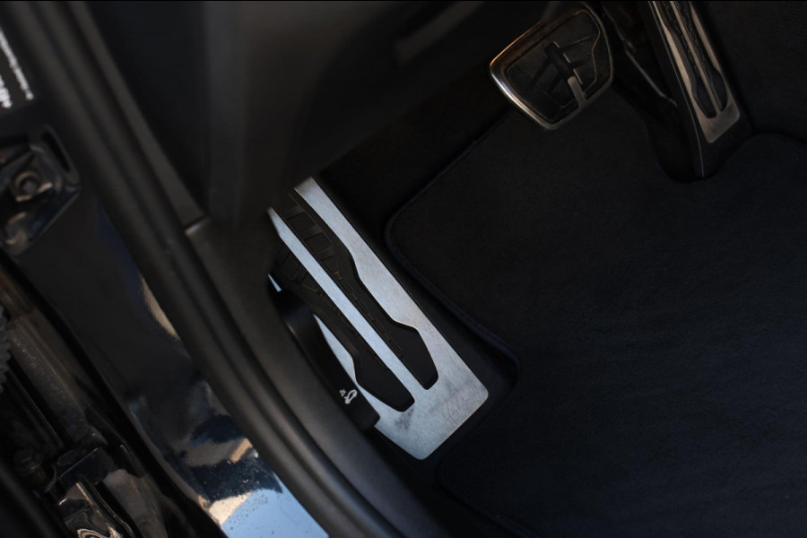 BMW 5 Serie Touring 530i M-Sport *Pano*Camera*Head-Up*Trekhaak*
