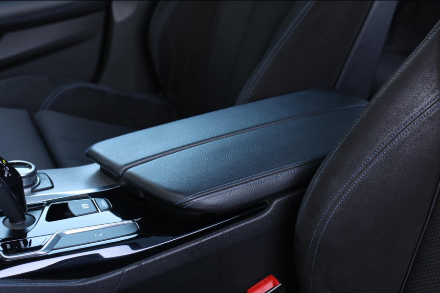 BMW 5 Serie Touring 530i M-Sport *Pano*Camera*Head-Up*Trekhaak*
