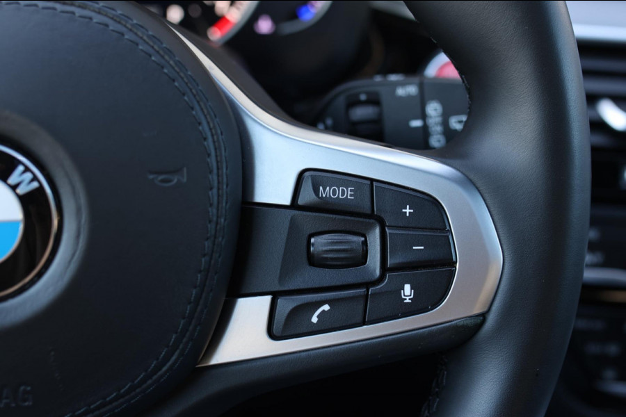 BMW 5 Serie Touring 530i M-Sport *Pano*Camera*Head-Up*Trekhaak*