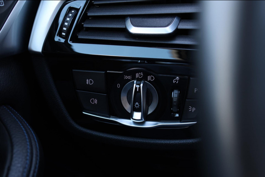 BMW 5 Serie Touring 530i M-Sport *Pano*Camera*Head-Up*Trekhaak*