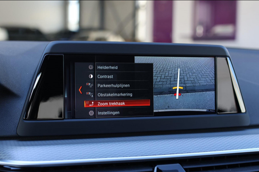BMW 5 Serie Touring 530i M-Sport *Pano*Camera*Head-Up*Trekhaak*