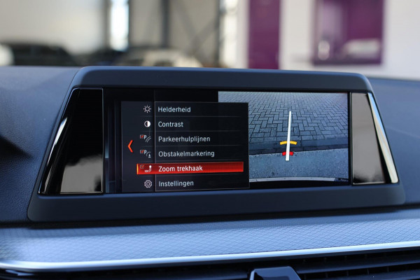 BMW 5 Serie Touring 530i M-Sport *Pano*Camera*Head-Up*Trekhaak*