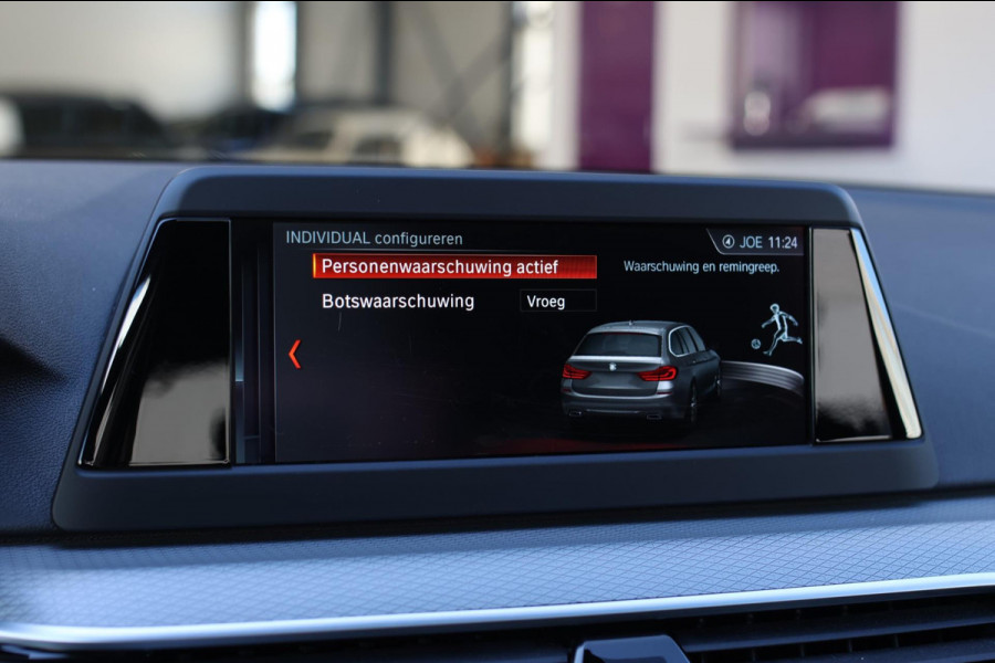BMW 5 Serie Touring 530i M-Sport *Pano*Camera*Head-Up*Trekhaak*