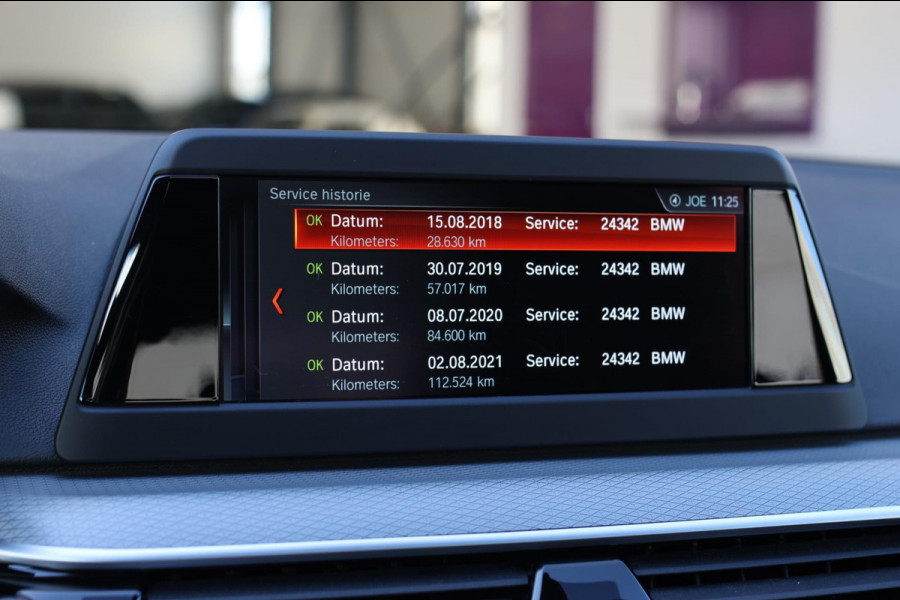 BMW 5 Serie Touring 530i M-Sport *Pano*Camera*Head-Up*Trekhaak*