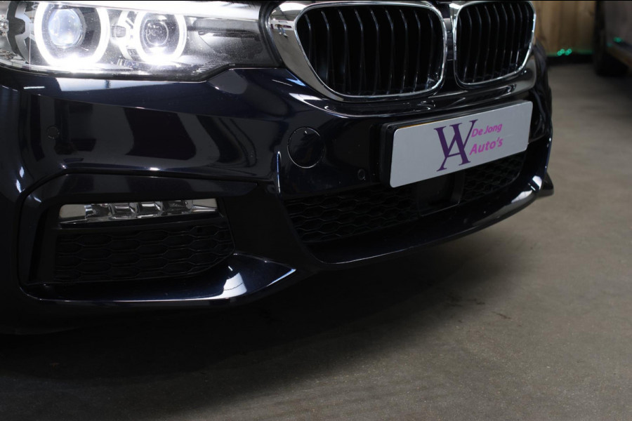BMW 5 Serie Touring 530i M-Sport *Pano*Camera*Head-Up*Trekhaak*