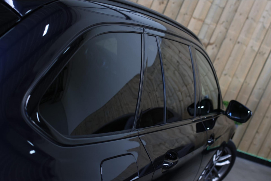 BMW 5 Serie Touring 530i M-Sport *Pano*Camera*Head-Up*Trekhaak*