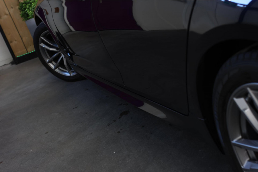 BMW 5 Serie Touring 530i M-Sport *Pano*Camera*Head-Up*Trekhaak*