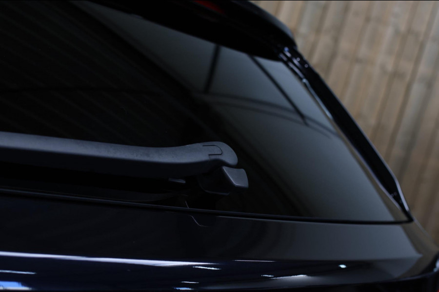 BMW 5 Serie Touring 530i M-Sport *Pano*Camera*Head-Up*Trekhaak*