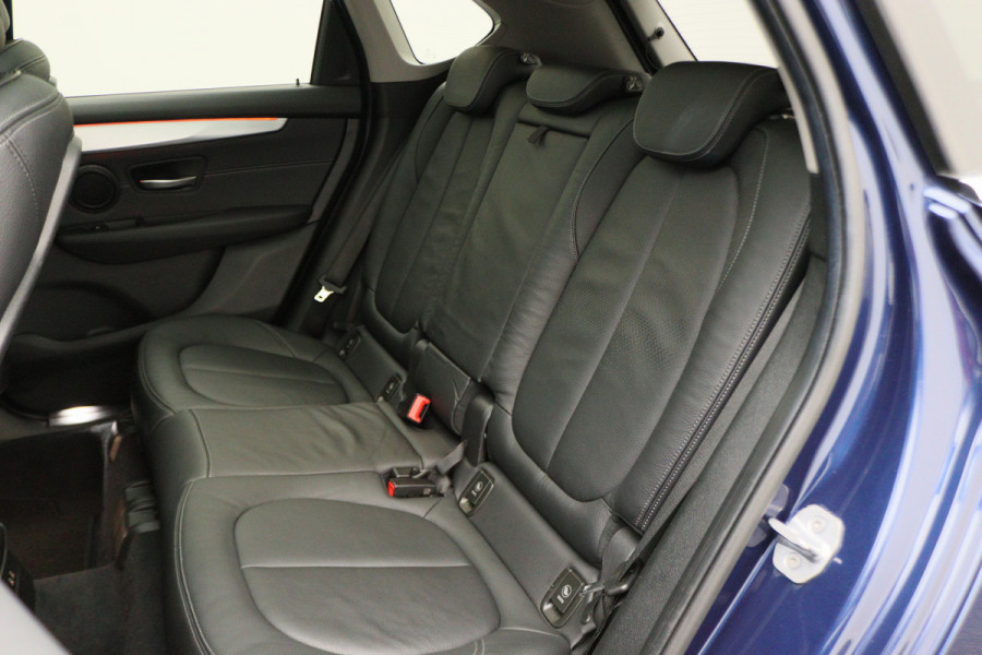 BMW 2 Serie Active Tourer 218i High Executive Automaat Panoramadak, Leer, Head-Up, Camera, Navigatie, Trekhaak