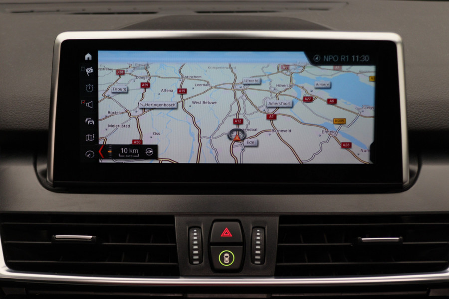 BMW 2 Serie Active Tourer 218i High Executive Automaat Panoramadak, Leer, Head-Up, Camera, Navigatie, Trekhaak