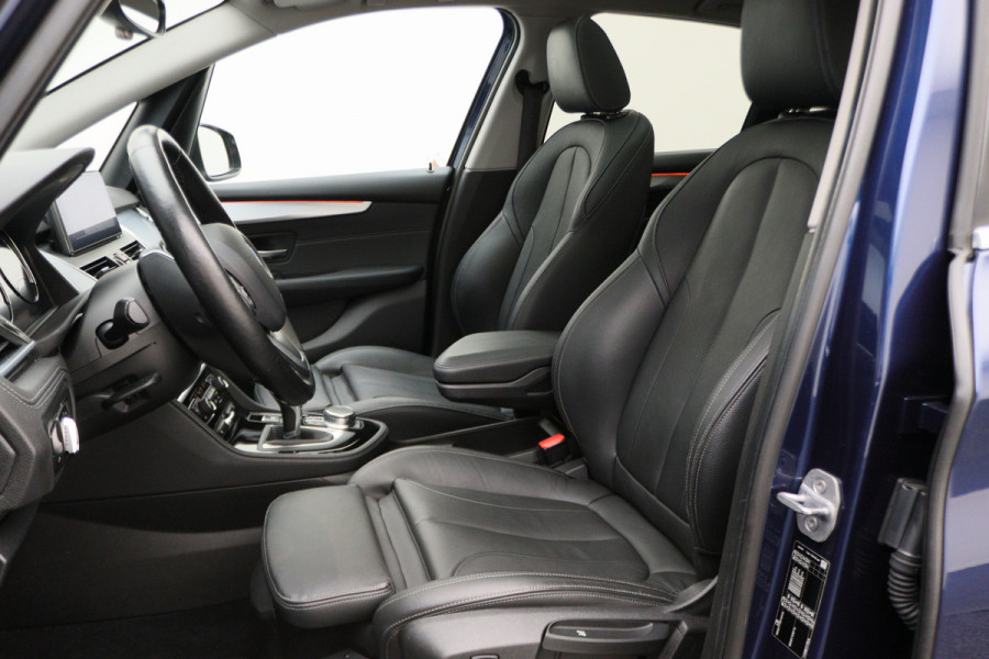 BMW 2 Serie Active Tourer 218i High Executive Automaat Panoramadak, Leer, Head-Up, Camera, Navigatie, Trekhaak