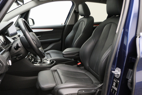 BMW 2 Serie Active Tourer 218i High Executive Automaat Panoramadak, Leer, Head-Up, Camera, Navigatie, Trekhaak