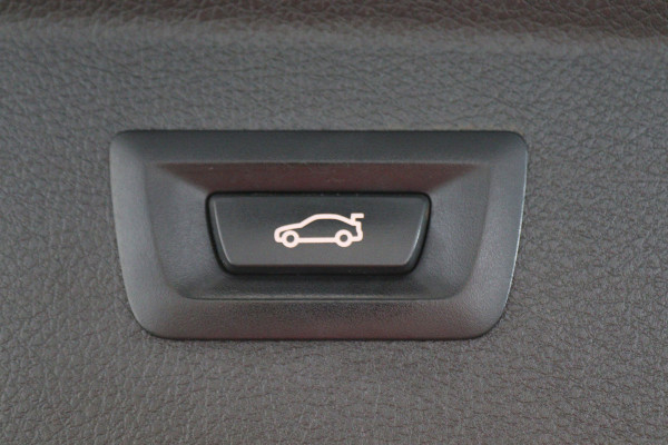 BMW 2 Serie Active Tourer 218i High Executive Automaat Panoramadak, Leer, Head-Up, Camera, Navigatie, Trekhaak