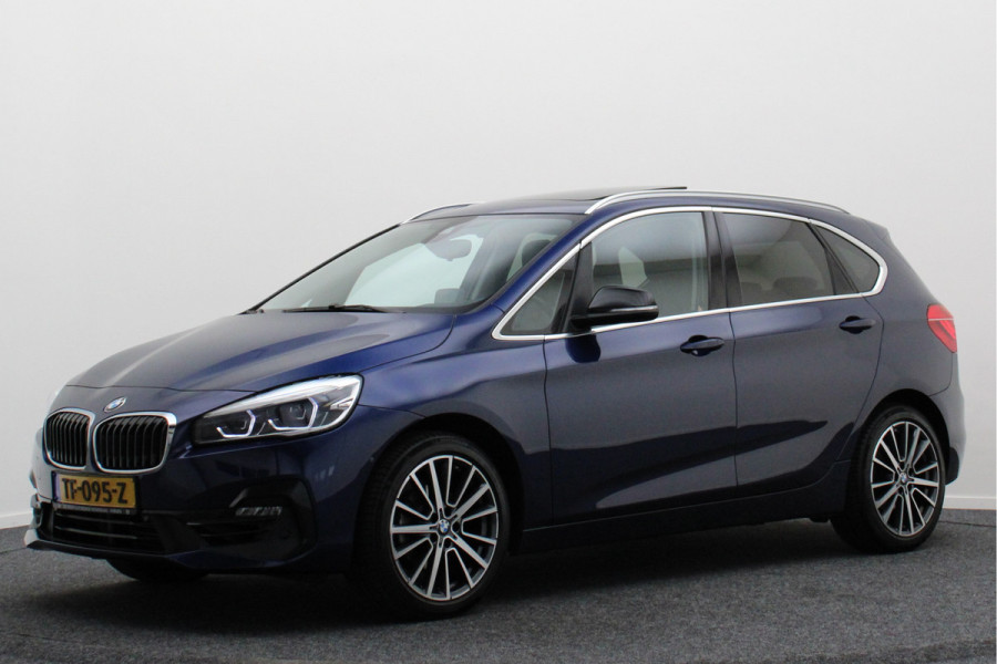 BMW 2 Serie Active Tourer 218i High Executive Automaat Panoramadak, Leer, Head-Up, Camera, Navigatie, Trekhaak