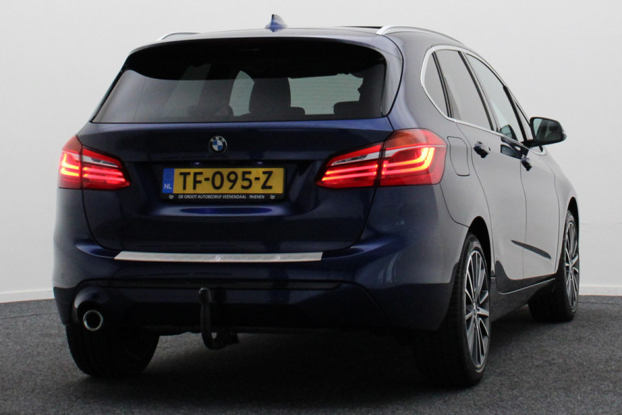 BMW 2 Serie Active Tourer 218i High Executive Automaat Panoramadak, Leer, Head-Up, Camera, Navigatie, Trekhaak