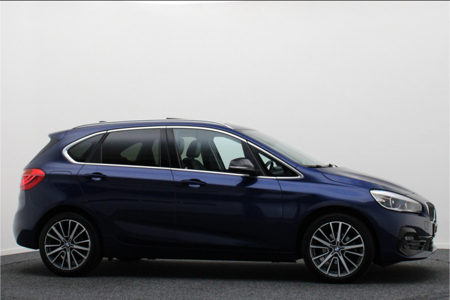 BMW 2 Serie Active Tourer 218i High Executive Automaat Panoramadak, Leer, Head-Up, Camera, Navigatie, Trekhaak