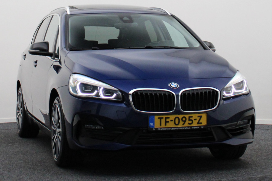 BMW 2 Serie Active Tourer 218i High Executive Automaat Panoramadak, Leer, Head-Up, Camera, Navigatie, Trekhaak