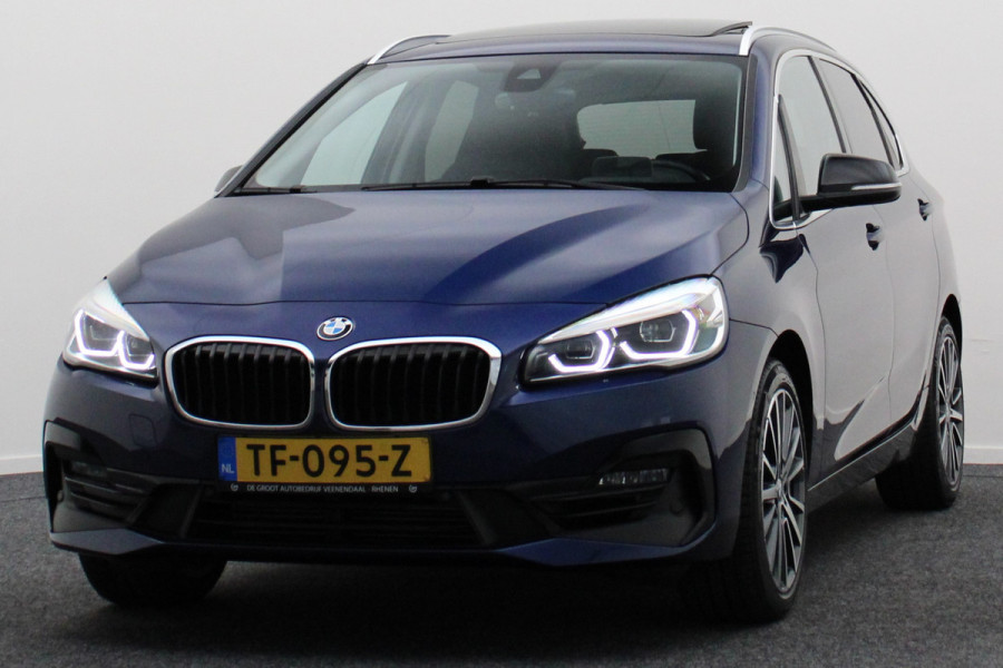 BMW 2 Serie Active Tourer 218i High Executive Automaat Panoramadak, Leer, Head-Up, Camera, Navigatie, Trekhaak