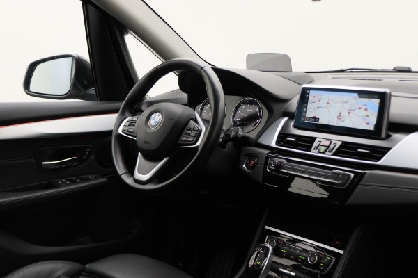 BMW 2 Serie Active Tourer 218i High Executive Automaat Panoramadak, Leer, Head-Up, Camera, Navigatie, Trekhaak