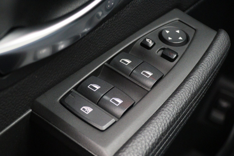 BMW 2 Serie Active Tourer 218i High Executive Automaat Panoramadak, Leer, Head-Up, Camera, Navigatie, Trekhaak