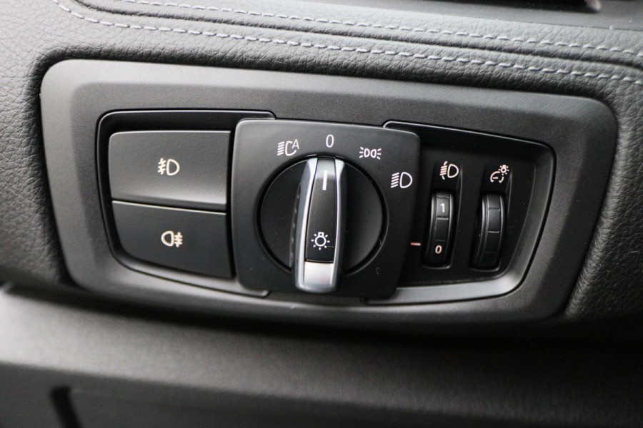 BMW 2 Serie Active Tourer 218i High Executive Automaat Panoramadak, Leer, Head-Up, Camera, Navigatie, Trekhaak