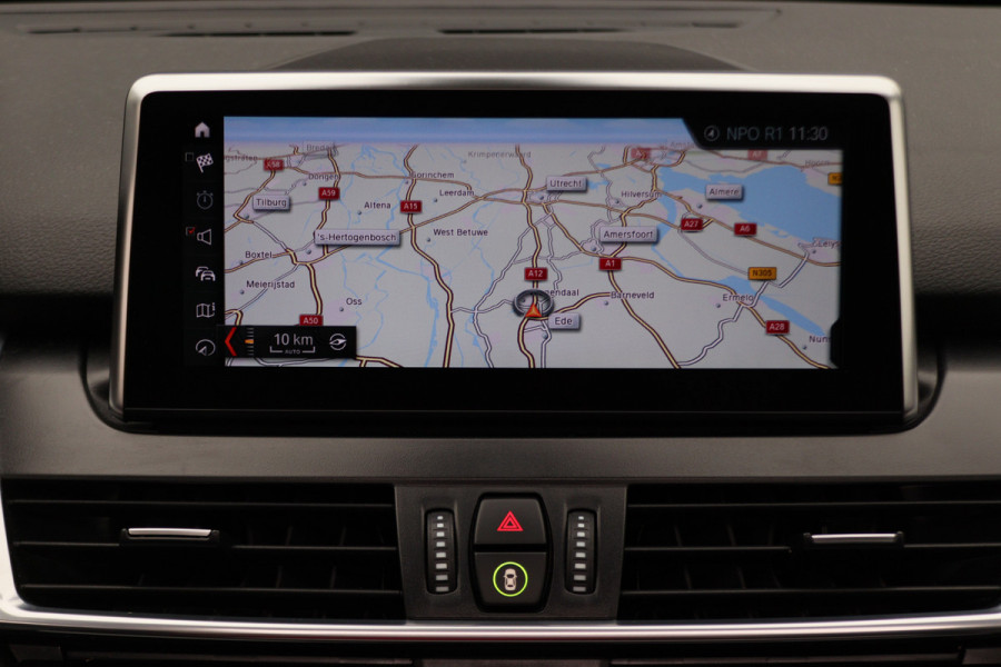 BMW 2 Serie Active Tourer 218i High Executive Automaat Panoramadak, Leer, Head-Up, Camera, Navigatie, Trekhaak
