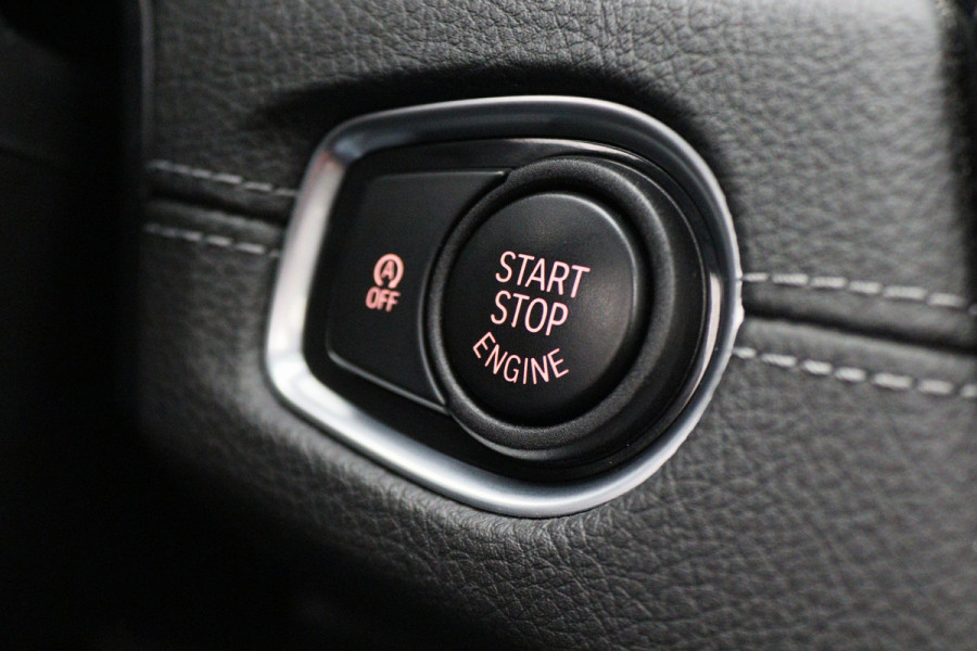 BMW 2 Serie Active Tourer 218i High Executive Automaat Panoramadak, Leer, Head-Up, Camera, Navigatie, Trekhaak