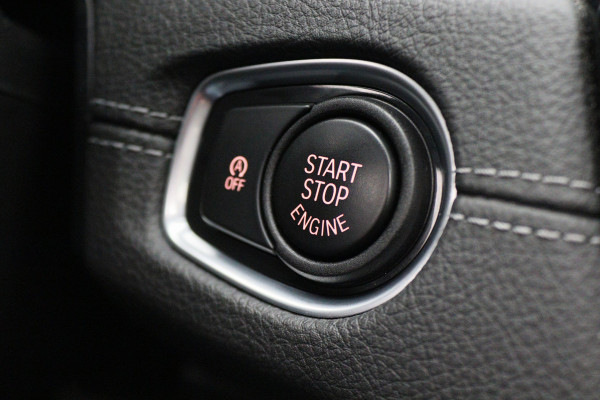 BMW 2 Serie Active Tourer 218i High Executive Automaat Panoramadak, Leer, Head-Up, Camera, Navigatie, Trekhaak