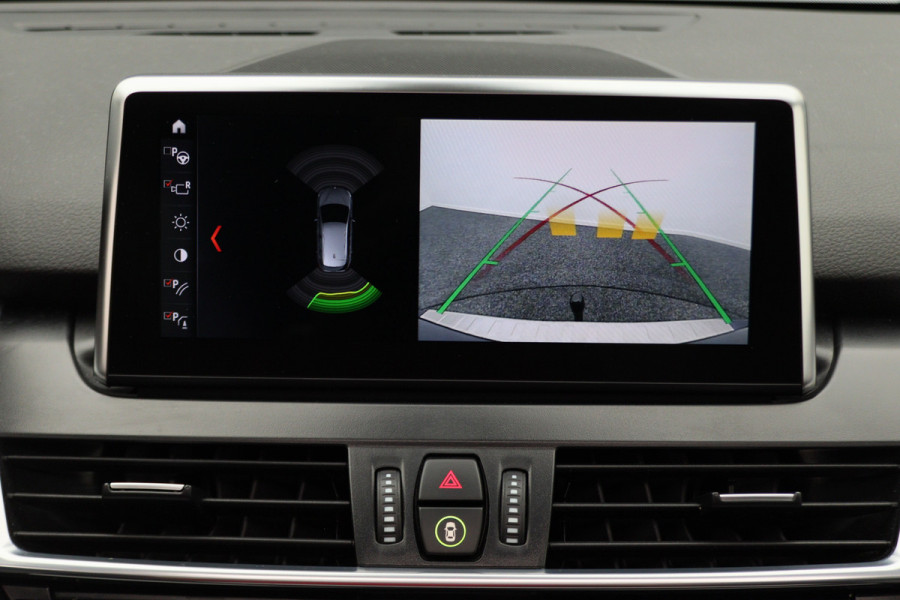BMW 2 Serie Active Tourer 218i High Executive Automaat Panoramadak, Leer, Head-Up, Camera, Navigatie, Trekhaak