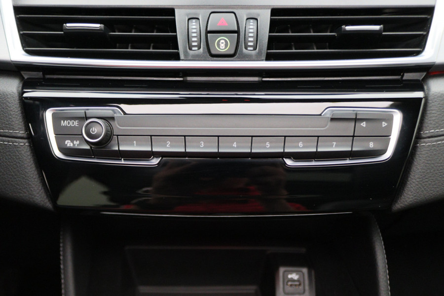 BMW 2 Serie Active Tourer 218i High Executive Automaat Panoramadak, Leer, Head-Up, Camera, Navigatie, Trekhaak