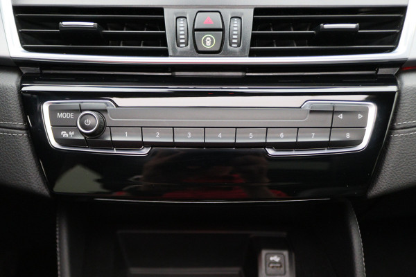 BMW 2 Serie Active Tourer 218i High Executive Automaat Panoramadak, Leer, Head-Up, Camera, Navigatie, Trekhaak