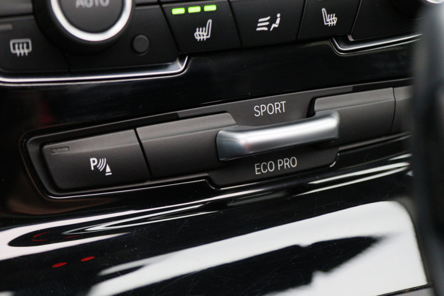 BMW 2 Serie Active Tourer 218i High Executive Automaat Panoramadak, Leer, Head-Up, Camera, Navigatie, Trekhaak