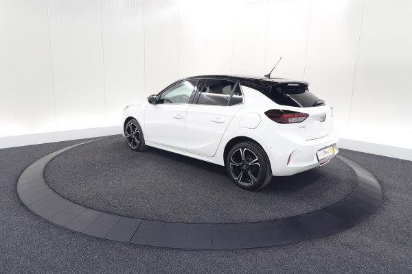 Opel Corsa 1.2 Turbo 100 Ultimate | Panoramadak | Camera | Dodehoekdetectie | Apple Carplay
