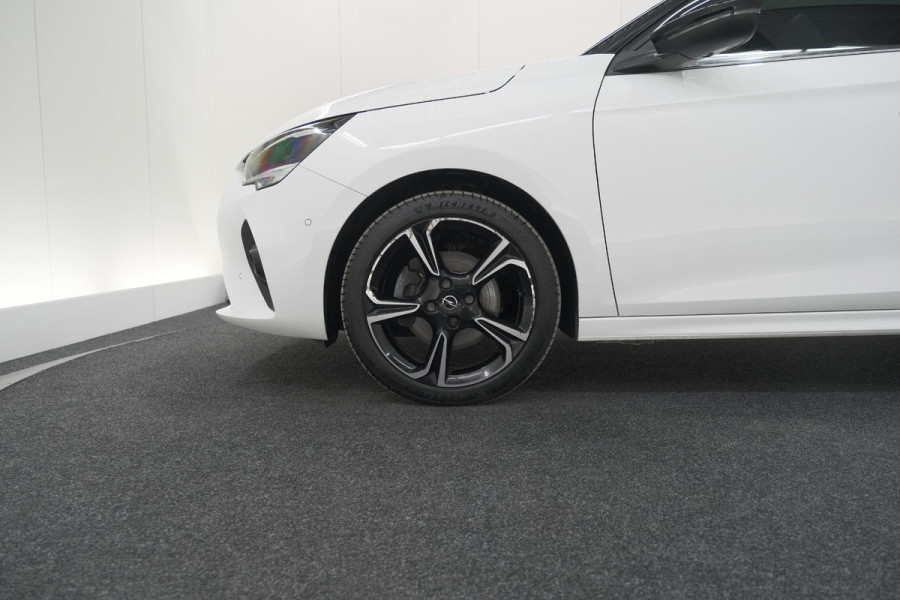 Opel Corsa 1.2 Turbo 100 Ultimate | Panoramadak | Camera | Dodehoekdetectie | Apple Carplay