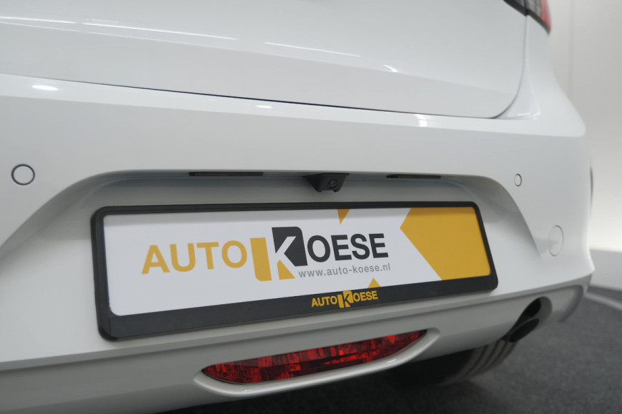 Opel Corsa 1.2 Turbo 100 Ultimate | Panoramadak | Camera | Dodehoekdetectie | Apple Carplay