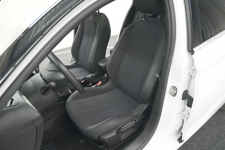 Opel Corsa 1.2 Turbo 100 Ultimate | Panoramadak | Camera | Dodehoekdetectie | Apple Carplay