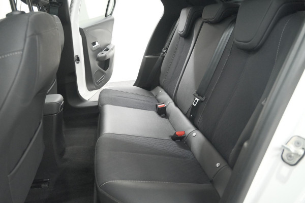 Opel Corsa 1.2 Turbo 100 Ultimate | Panoramadak | Camera | Dodehoekdetectie | Apple Carplay