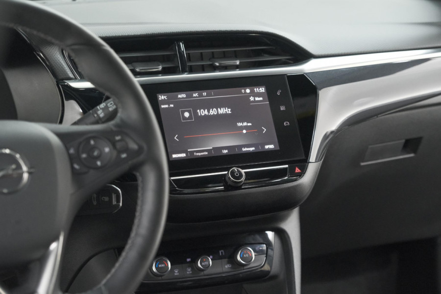 Opel Corsa 1.2 Turbo 100 Ultimate | Panoramadak | Camera | Dodehoekdetectie | Apple Carplay