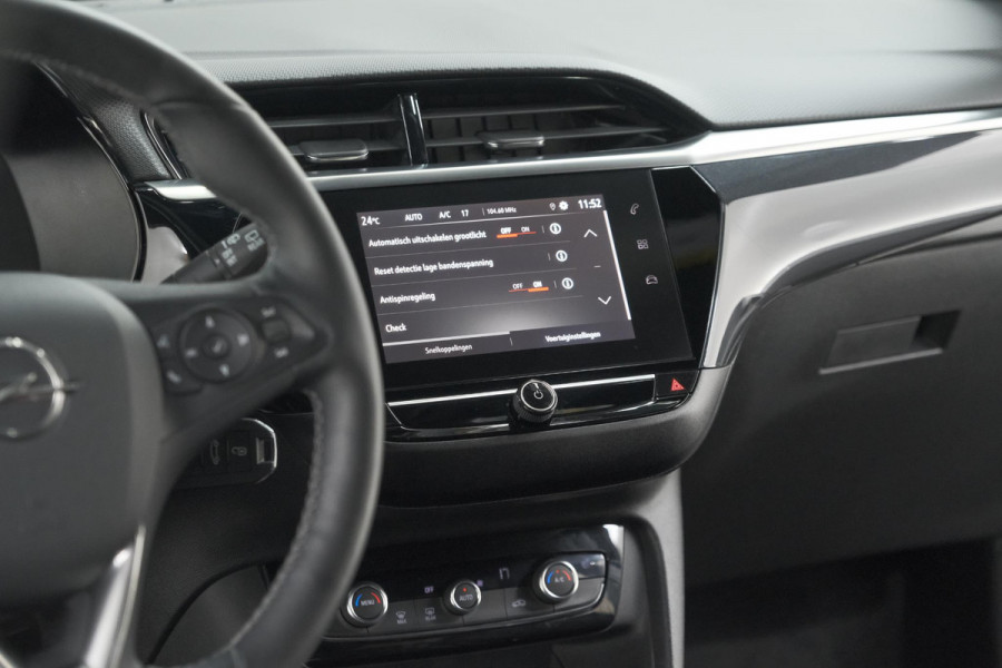 Opel Corsa 1.2 Turbo 100 Ultimate | Panoramadak | Camera | Dodehoekdetectie | Apple Carplay