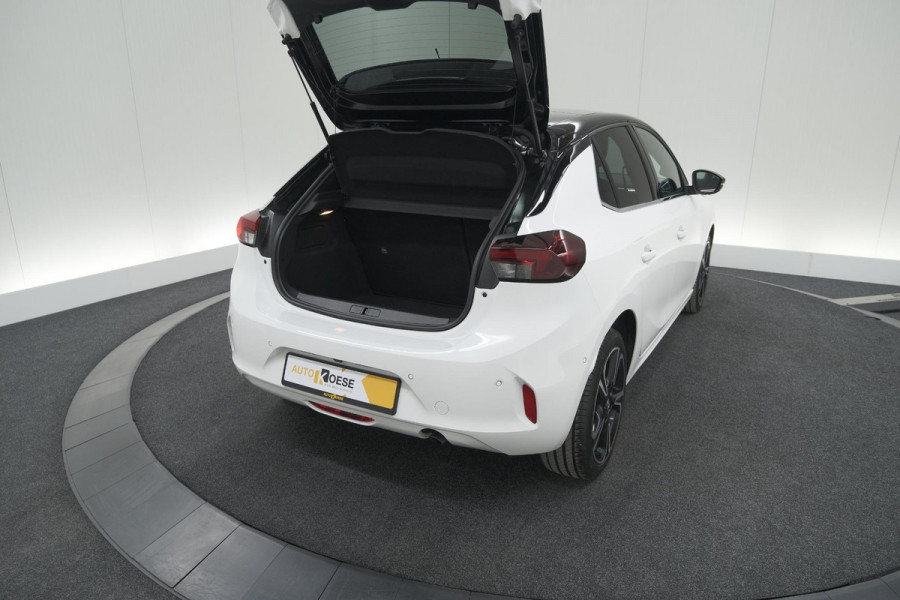 Opel Corsa 1.2 Turbo 100 Ultimate | Panoramadak | Camera | Dodehoekdetectie | Apple Carplay